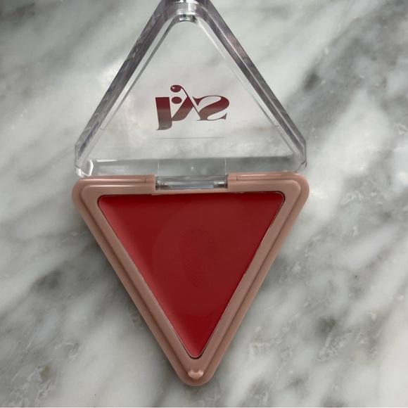 LYS Beauty Mini Higher Standard Satin Matte Cream Blush Unforgettable - Picture 3 of 7